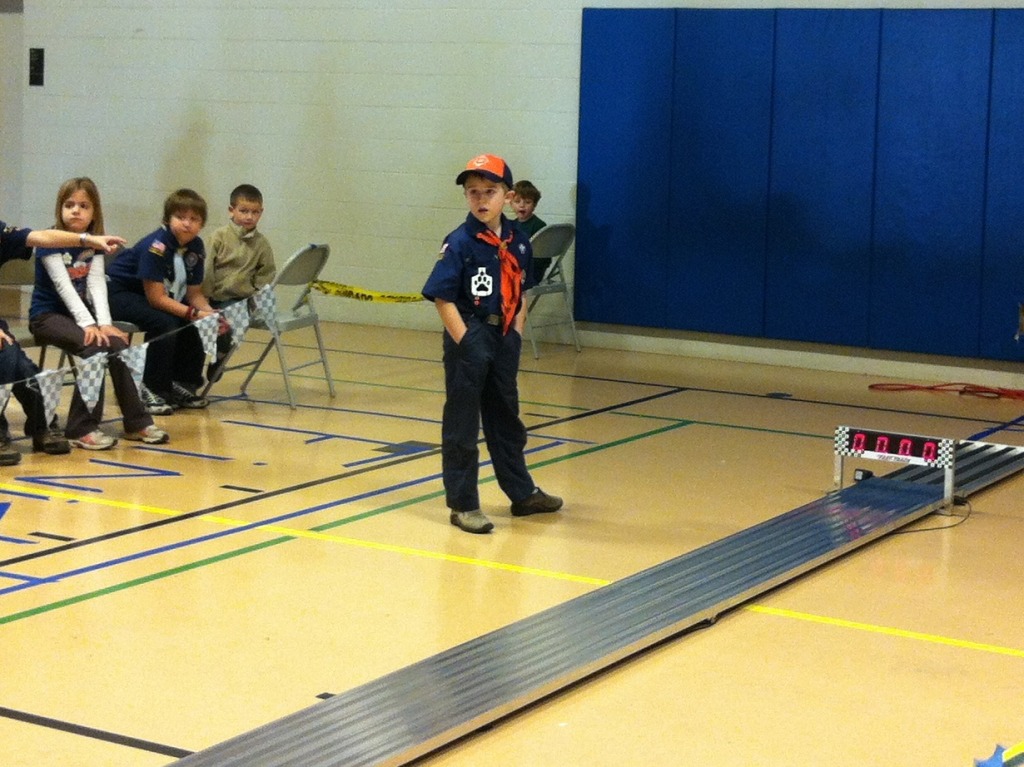 2012/01(Jan)/IAN'S PINEWOOD DERBY/1024x768_2012-01-28-Ian's 1st Pinewood Derby-5.jpg
